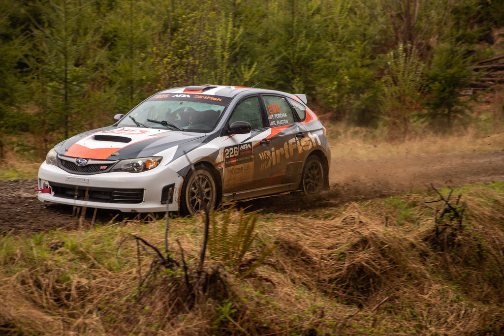 AZE participera à l'Olympus Rally avec la voiture de rallye Subaru Sti d'Element Rallysport